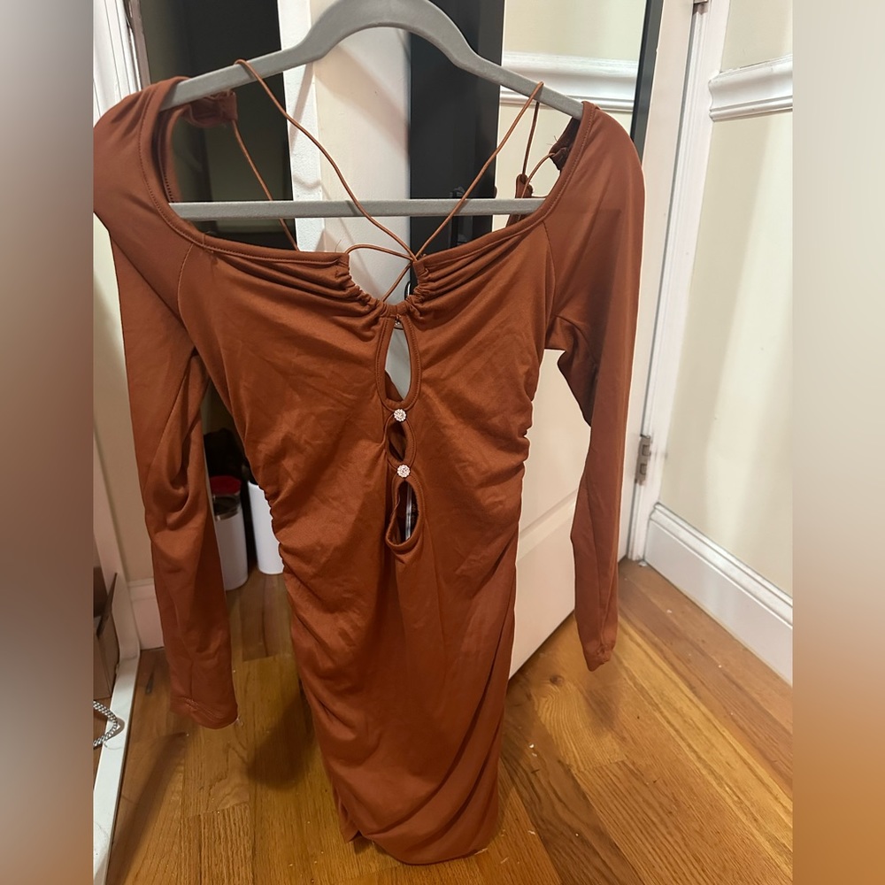 Keyhole burnt orange rouched dress